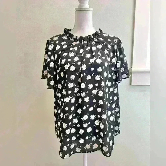 Cooper & Ella Black Daisy Short Ruffle Neck Short Sleeve Blouse - Picture 1 of 7